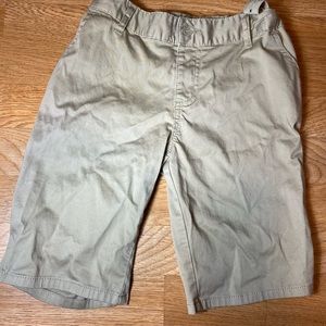 Girls size 20 khaki shorts